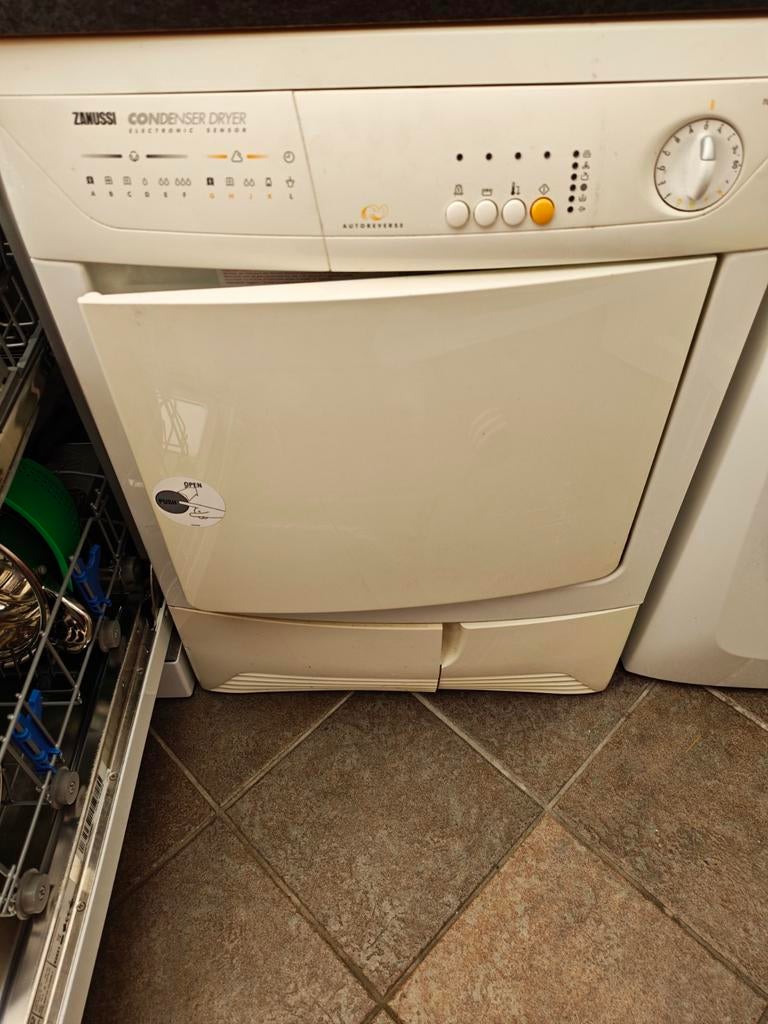 Zanussi Condensdroger 8kg, Ophalen, 6 tot 8 kg, Gebruikt, Voorlader