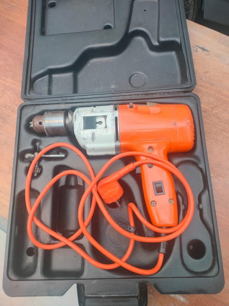 Boormachine Black en Decker met koffer vintage, Ophalen of Verzenden, Gebruikt, 600 watt of meer, Boormachine