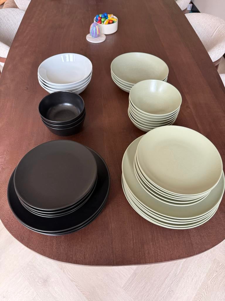 IKEA Servies: Dinerborden, ontbijtborden en bakjes, Huis en Inrichting, Ophalen, Gebruikt, Keramiek, Effen