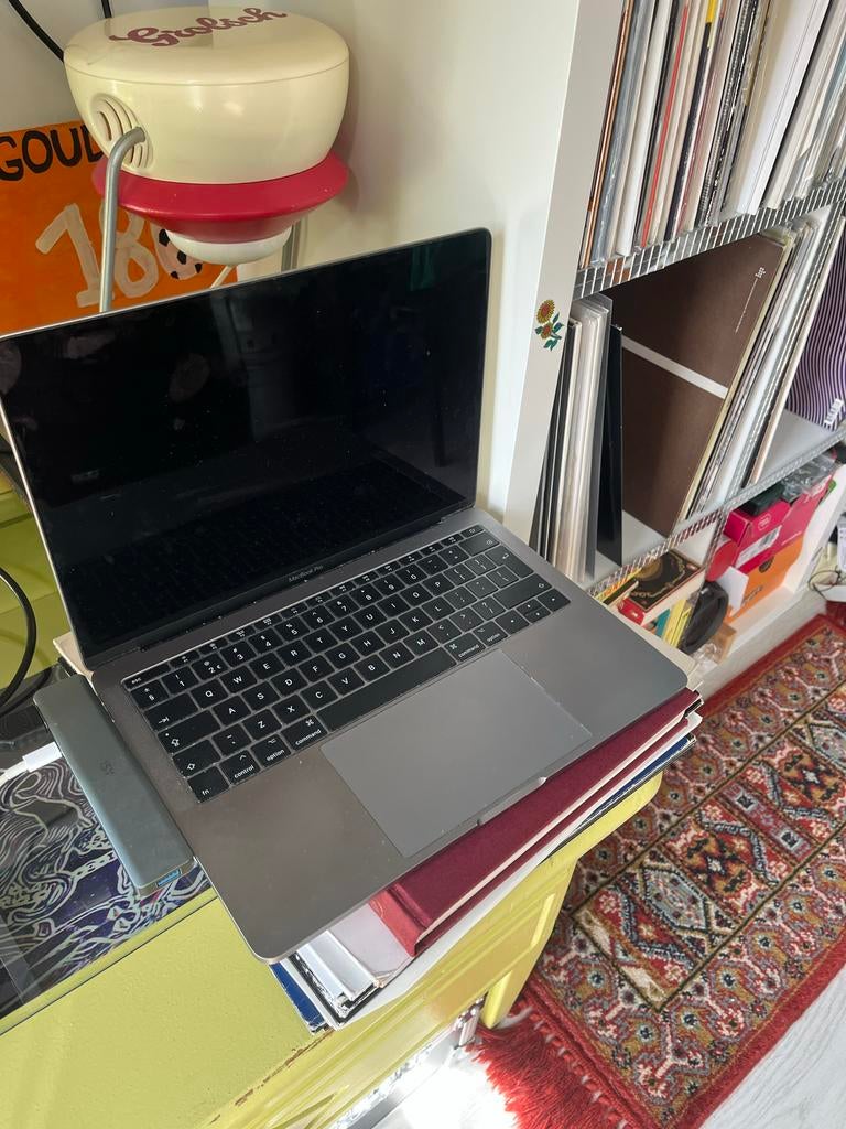 Macbook Pro 2017 13 inch - Scherm defect, MacBook Pro, 2 tot 3 Ghz, 8 GB, 13 inch