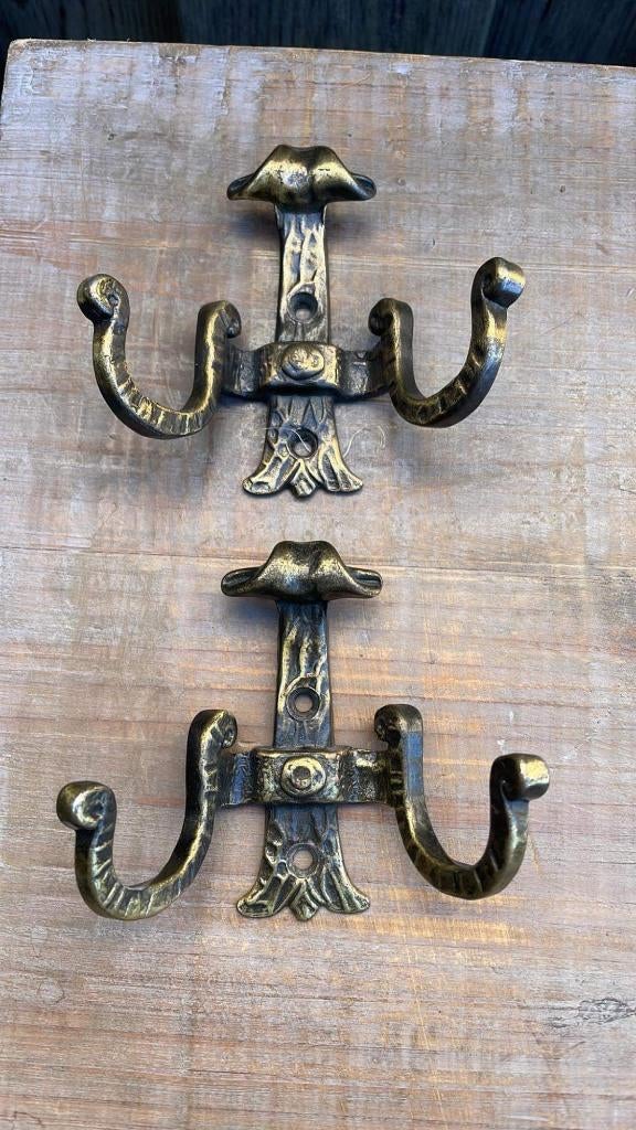 2 Vintage/ brocante kledinghaken, Huis en Inrichting, Woonaccessoires | Kapstokken, Gebruikt, Minder dan 100 cm, Metaal, Ophalen