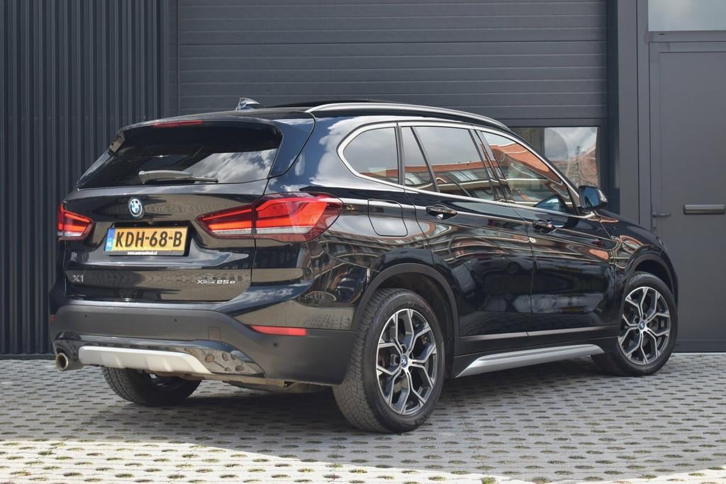 BMW X1 xDrive25e High Executive xLine | PANO | LEDER | HEAD-, 8 kWh, Gebruikt, Zwart, Bedrijf