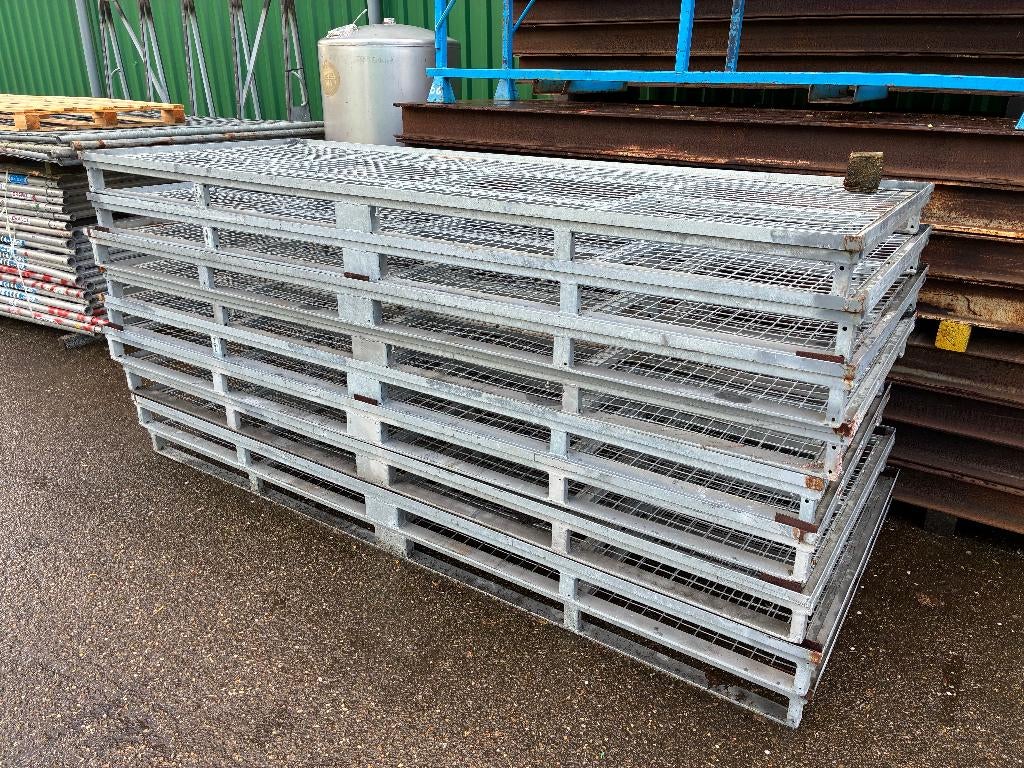 pallets staal, stalen pallet, stalen vlonder, Ophalen, Minder dan 25 mm, Zo goed als nieuw, Minder dan 200 cm