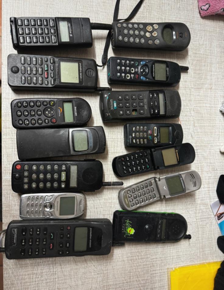 Vintage Telefoons • Mobiele telefoons • Kermit • Verzamelaar, Ophalen of Verzenden, Gebruikt, 4 handsets of meer