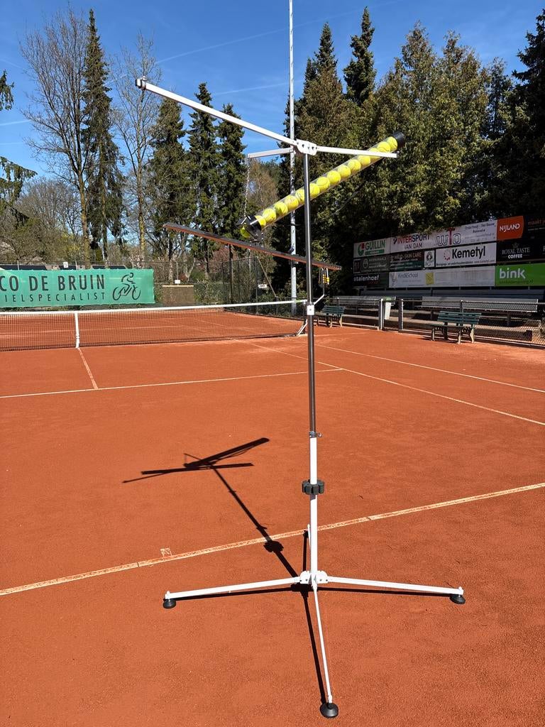 Bal lanceermachine tennis, geen batterij nodig, Overige merken, Gebruikt, L00, Overige typen