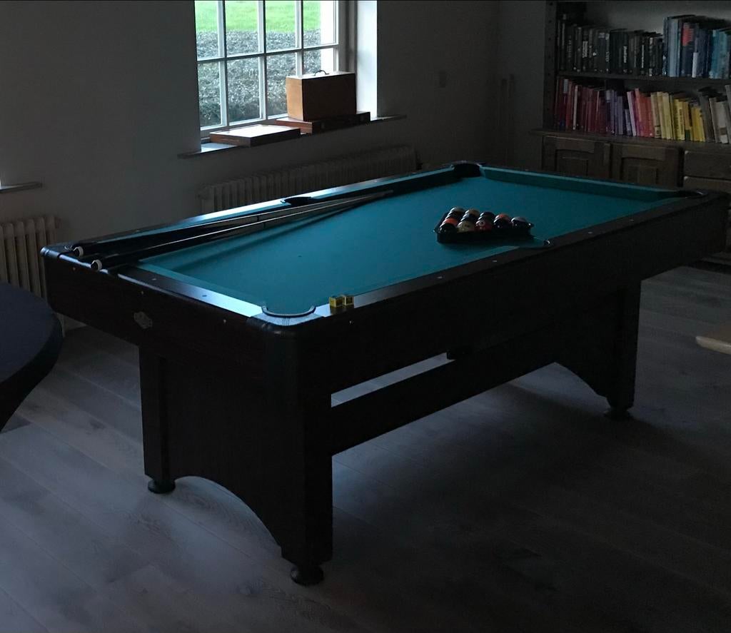 Poolbiljart met ballen, 2 keuen en ballendriehoek, Ophalen, Gebruikt, Pooltafel