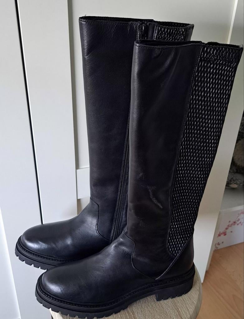 Zwarte laarzen, Kleding | Dames, Ophalen of Verzenden, Zo goed als nieuw, Zwart, Hoge laarzen