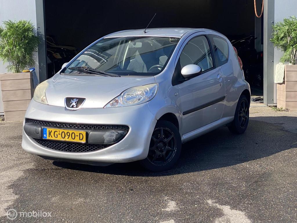 Peugeot 107 1.0-12V XR | NAP | APK | NW. REMBL EN SCHIJVEN |, Voorwielaandrijving, Gebruikt, 765 kg, 4 stoelen