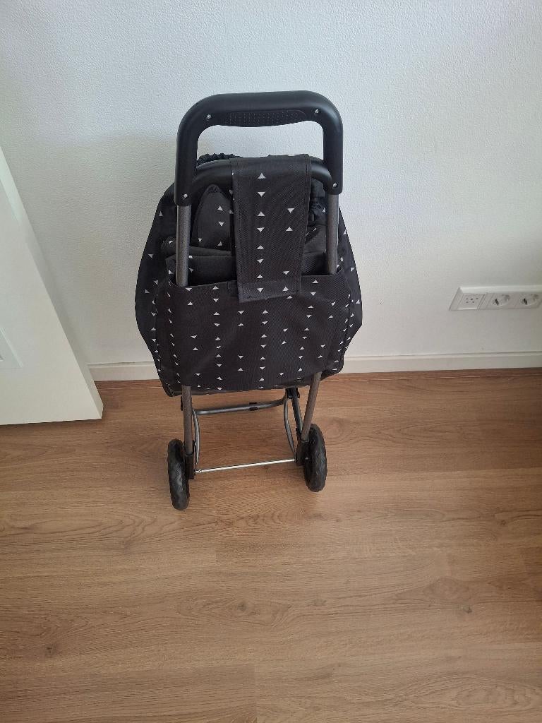 Trolley for Shopping, Ophalen, Zo goed als nieuw, Zwart, 30 cm of meer