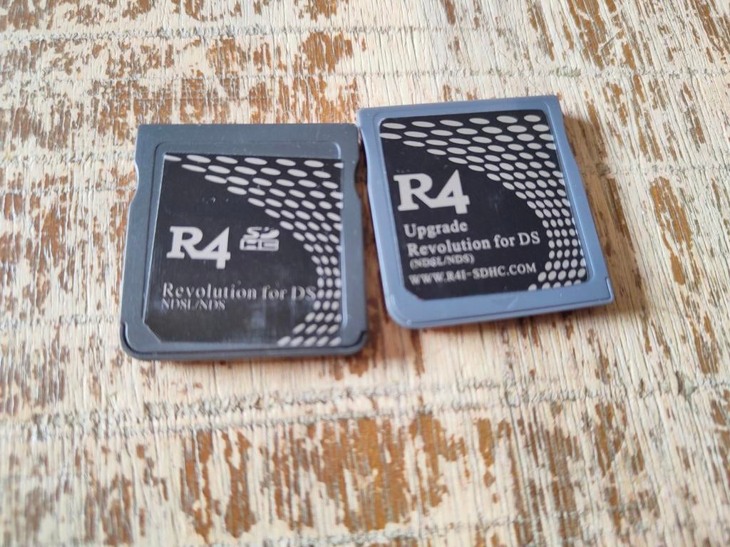 2x Nintendo DS R4 kaartjes, 1 speler, Ophalen of Verzenden, Vanaf 3 jaar