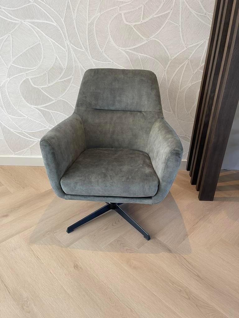 Fauteuil / draaistoel, zo goed als nieuw, Ophalen, Zo goed als nieuw, 75 tot 100 cm, 50 tot 75 cm