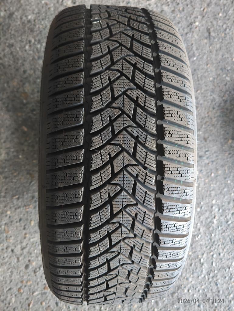 225 40 19 Dunlop winterband (1 stuk), Ophalen, Zo goed als nieuw