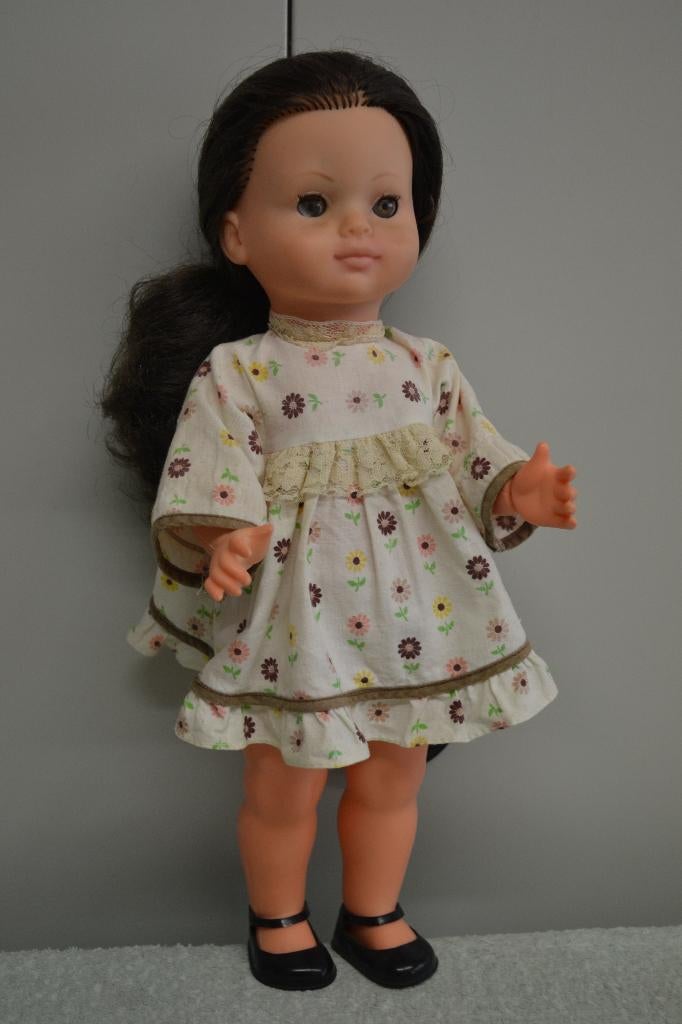 Mooie wildebras pop met originele kleding NR 5041, Verzamelen, Poppen, Ophalen of Verzenden, Zo goed als nieuw, Pop