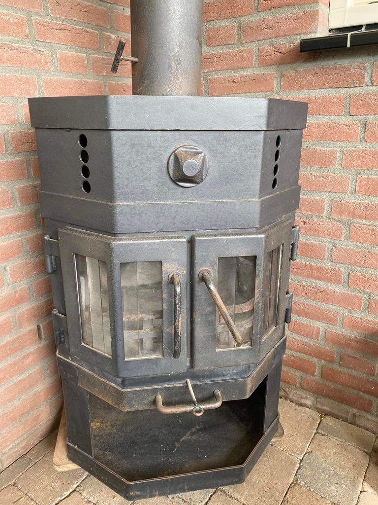 Houtkachel met schoorsteenpijp., Huis en Inrichting, Kachels, Ophalen, Gebruikt, Hout, Houtkachel