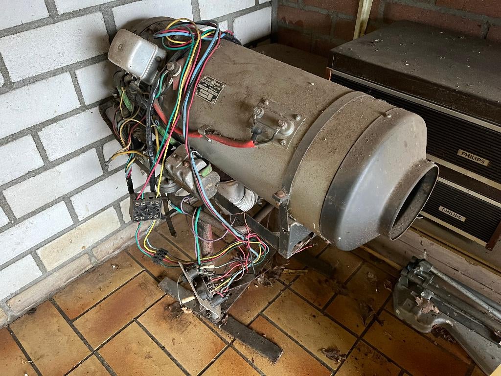 Straalkachel 12/24 volt diesel petroleum, 30 tot 80 cm, Gebruikt, Kachel, Ophalen of Verzenden