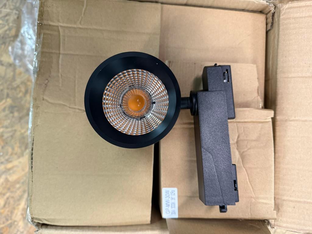 40 Led spots 30W 3000K met 20m rail voor truss systeem, Ophalen, Gebruikt, Metaal of Aluminium, Led