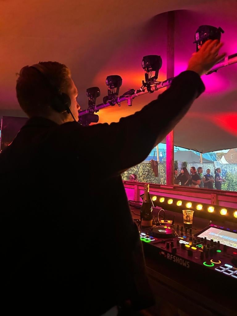 DJ Les voor Beginners - Leer draaien in 5 lessen, Komt aan huis, Elektrische instrumenten