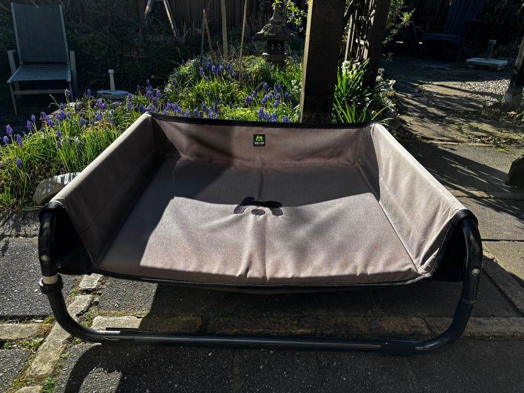 Maelson stretcher verhoogd en opvouwbaar. 71 x 71x 29 cm., Ophalen, Zo goed als nieuw, Polyester