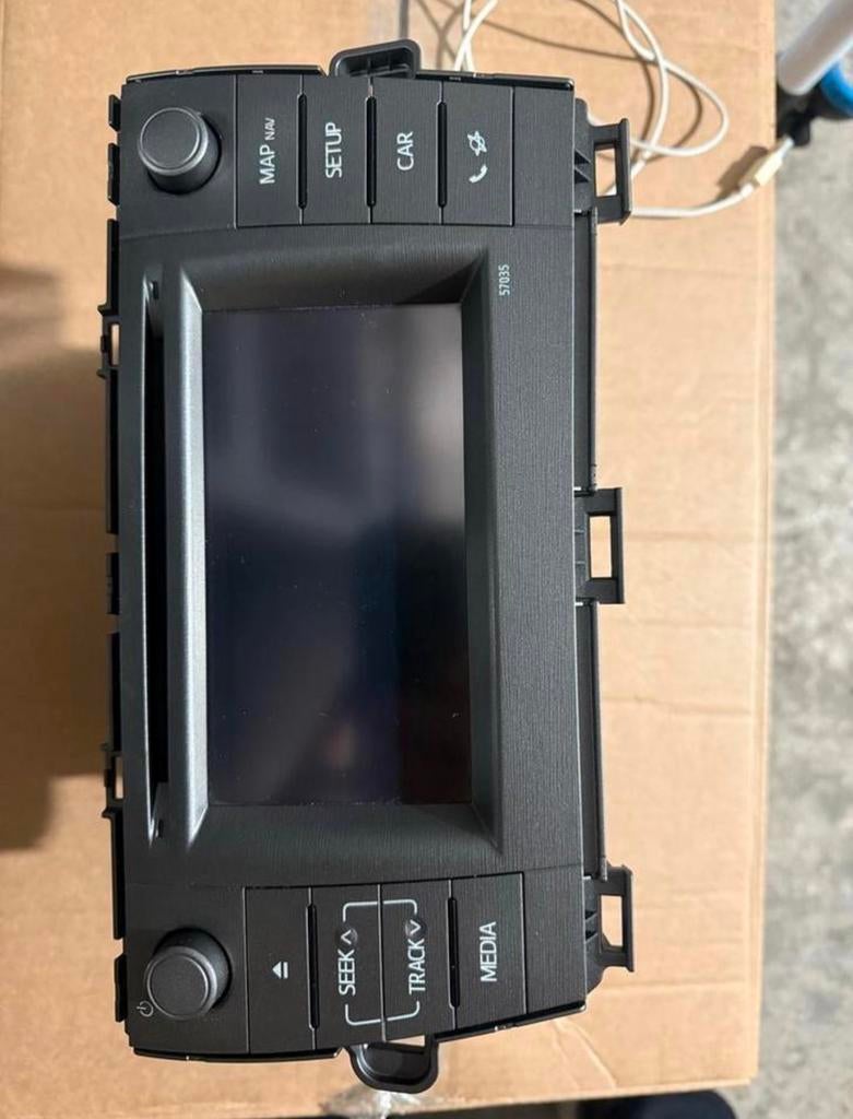 Toyota prius autoradio met navigatiesysteem, Auto diversen, Autoradio's, Ophalen of Verzenden, Zo goed als nieuw
