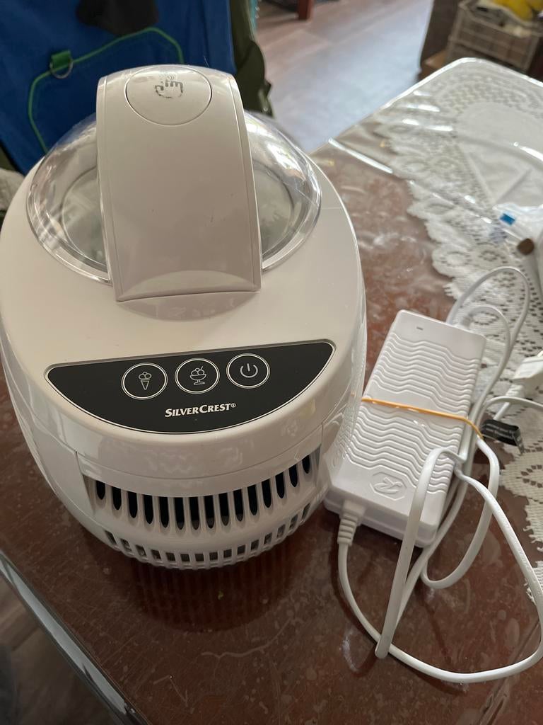 SilverCrest IJsmachine - Maak zelf heerlijk ijs!, Ophalen, Zo goed als nieuw, Zelfvriezend