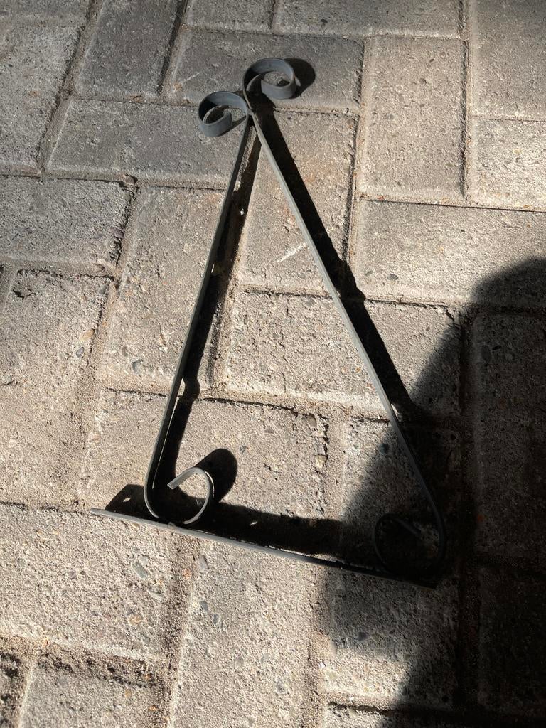 Metalen ophangbeugel voor bloembak - Zwart, Tuin en Terras, Bloembakken en Plantenbakken, Ophalen, Gebruikt, Balkon, Minder dan 60 cm