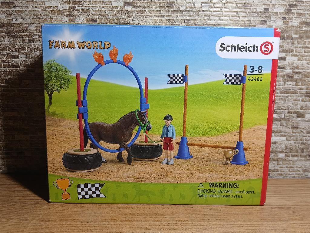 schleich hindernis en hoepel, met doosje izgst., Ophalen of Verzenden, Zo goed als nieuw