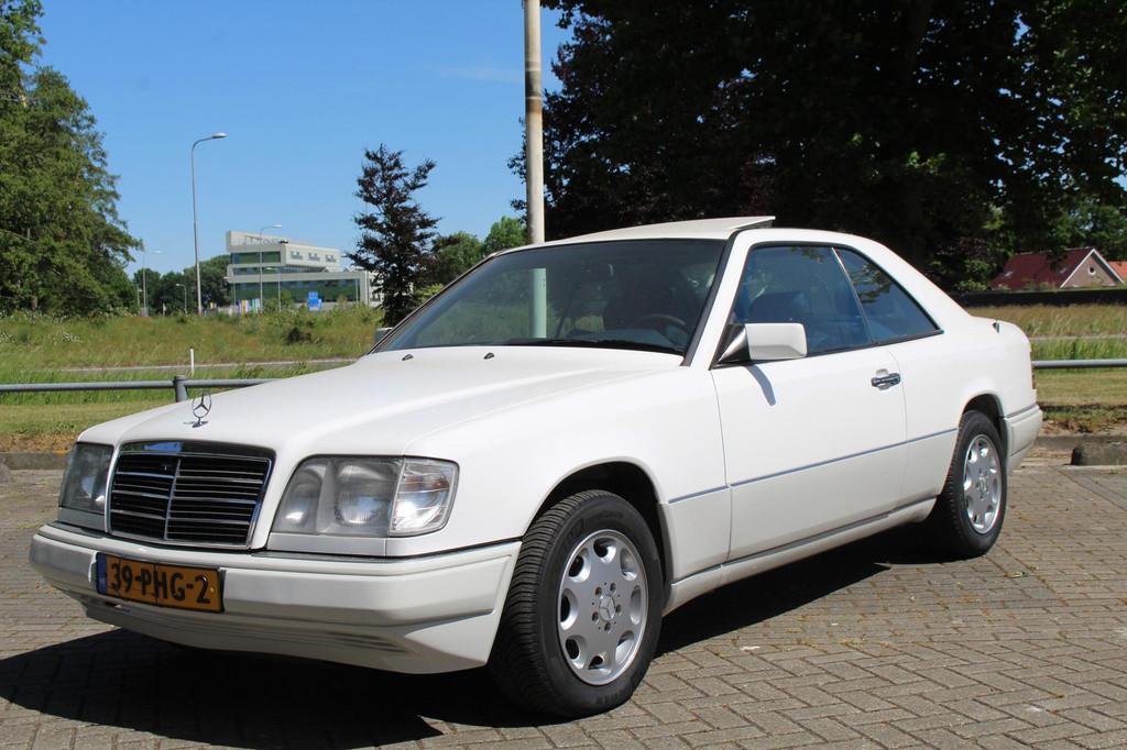 Mercedes-Benz E-Klasse 220 Elegance *94000KM!* ALS NIEUW! Vo, Auto's, Voorwielaandrijving, Stof, 2199 cc, 150 pk