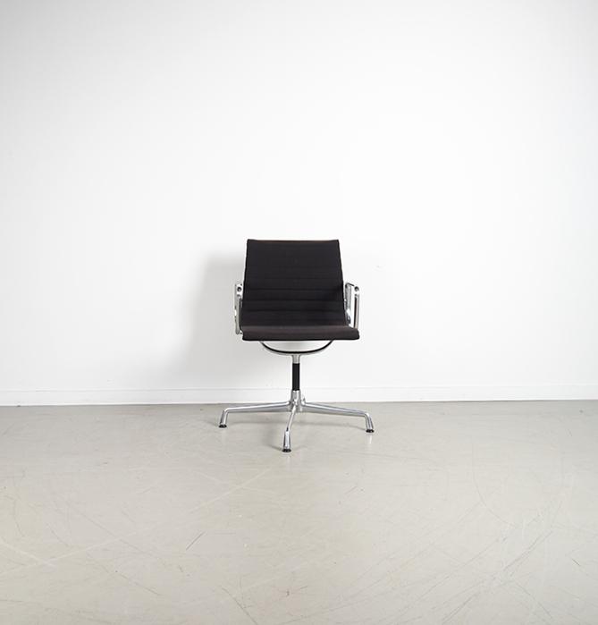 6x Vitra Eames EA 104 Stoel bruin hopsak - Aluminium, Niet ingevuld, Bruin, Niet ingevuld, Ophalen of Verzenden