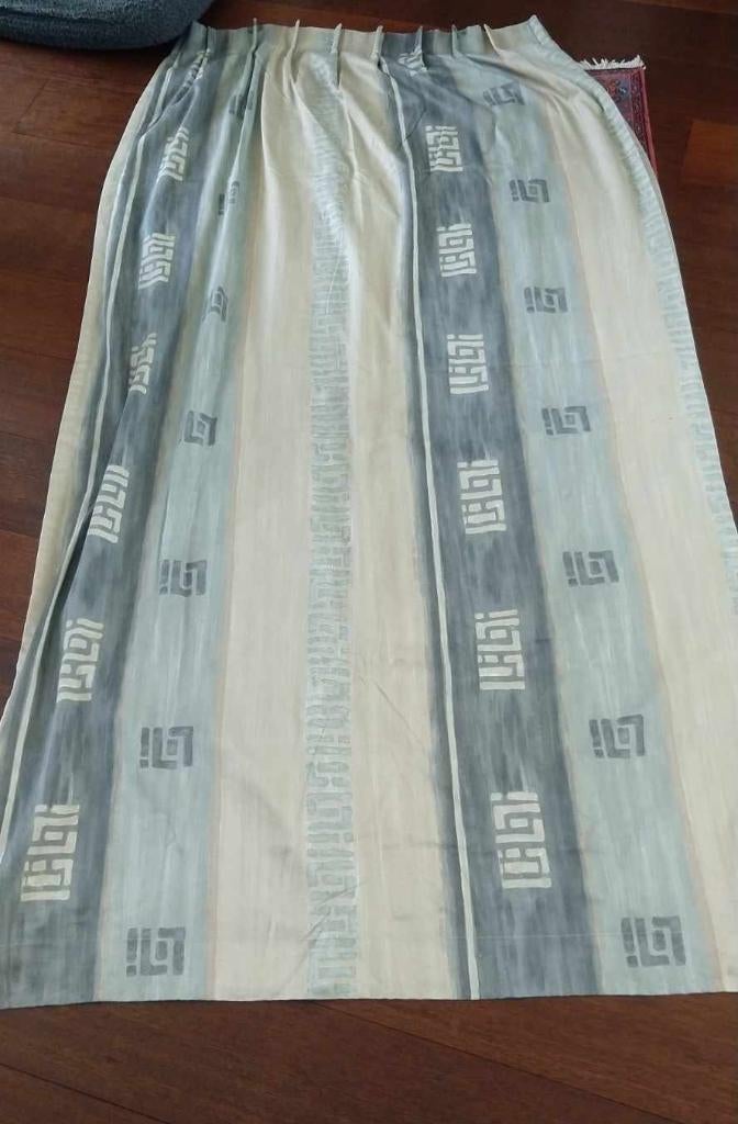 2x gordijn grijs beige met motief - ook rails en haken, Ophalen, Zo goed als nieuw, Beige, 200 cm of meer
