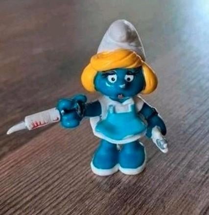 Verpleegster Smurfin, Ophalen of Verzenden, Zo goed als nieuw, Verschillende Smurfen