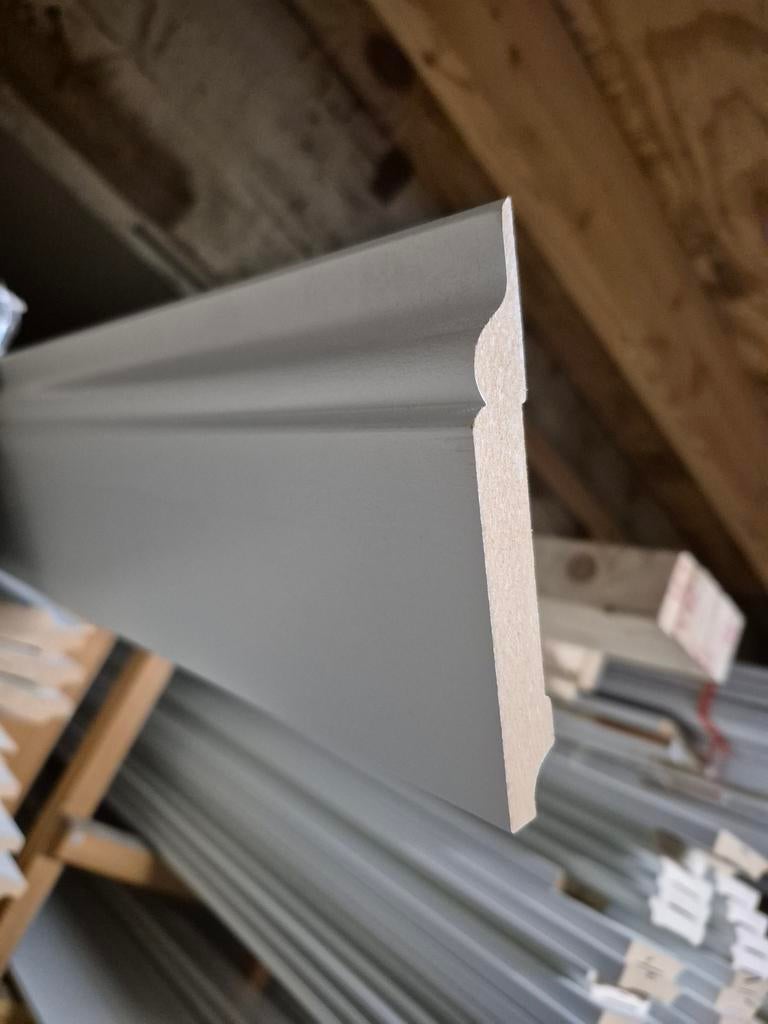 16x120mm plint 240cm lang ral9010 gegrond sier plint, Ophalen, ., Nieuw, Mdf