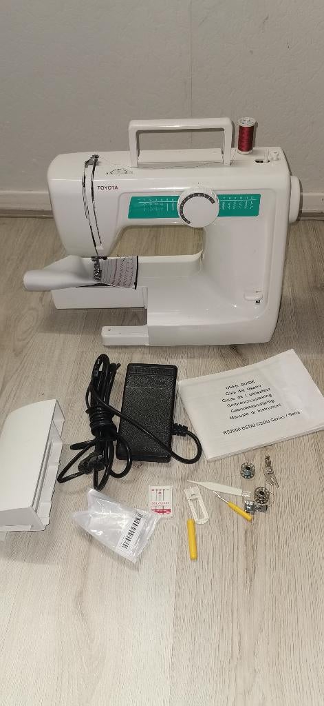 Naaimachine Toyota RS2000 BSDU, Ophalen of Verzenden, Zo goed als nieuw, Naaimachine, Overige merken