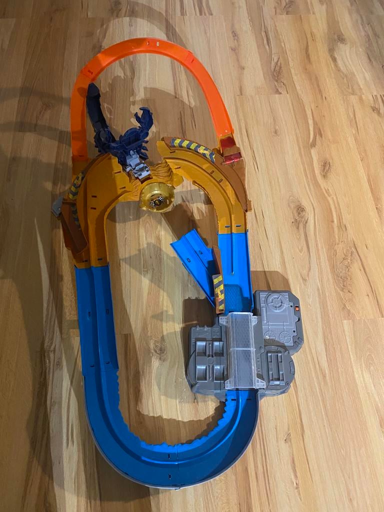 Hot Wheels Monster Trucks Tor Skorpion Alleen Ophalen, Ophalen, Zo goed als nieuw