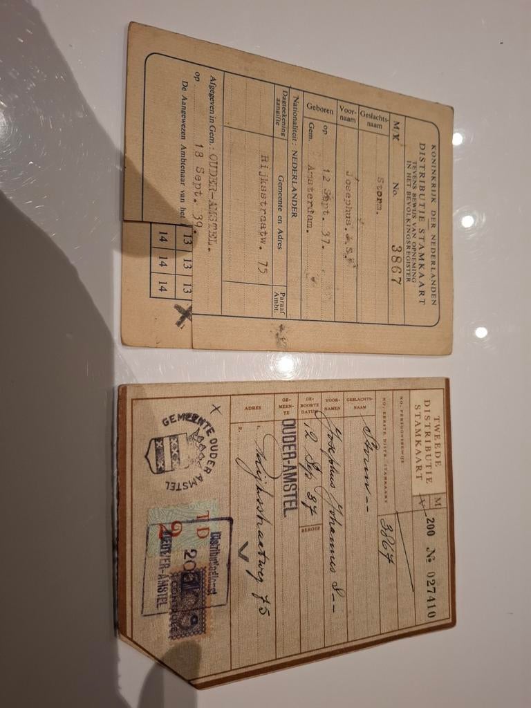 2 distributie stamkaarten Ouder-Amstel bonkaarten wo2, Ophalen of Verzenden, Nederland