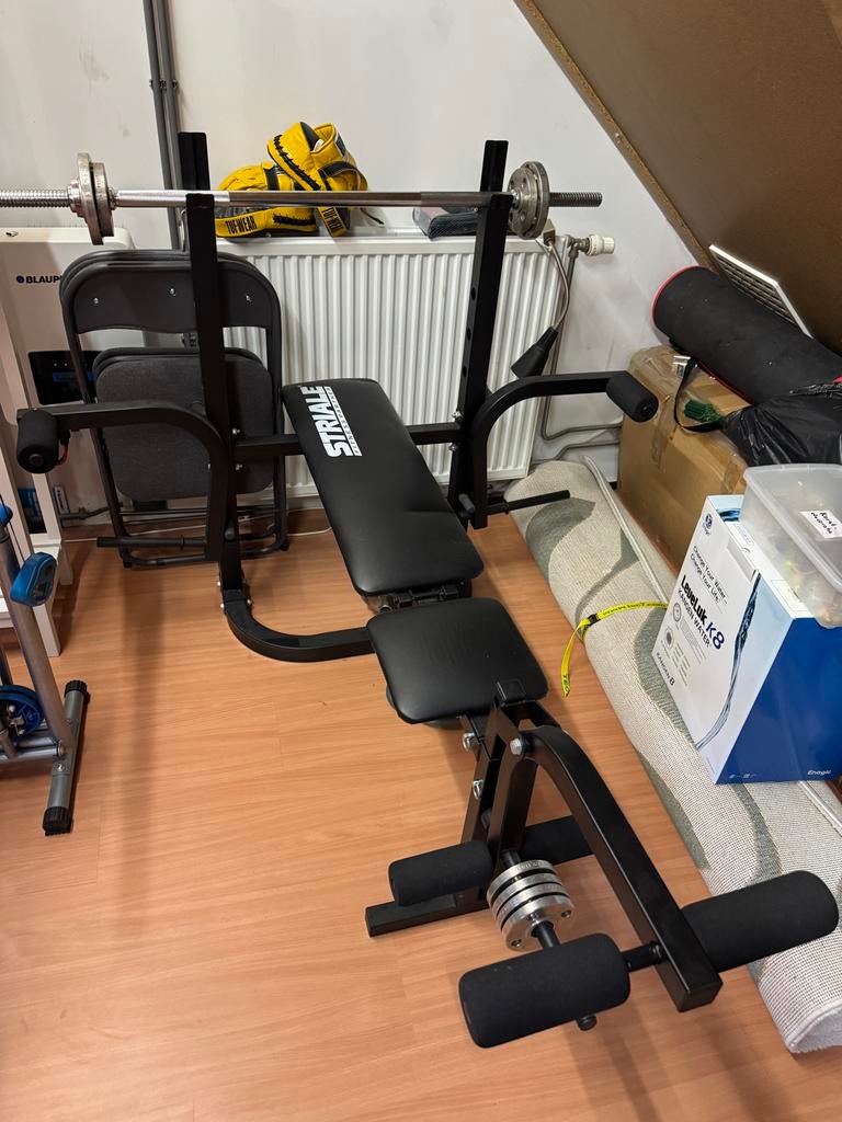 Bankdrukbank met stang - zonder gewichten, Sport en Fitness, Fitnessmaterialen, Ophalen, Zo goed als nieuw, Borst, Fitnessbank