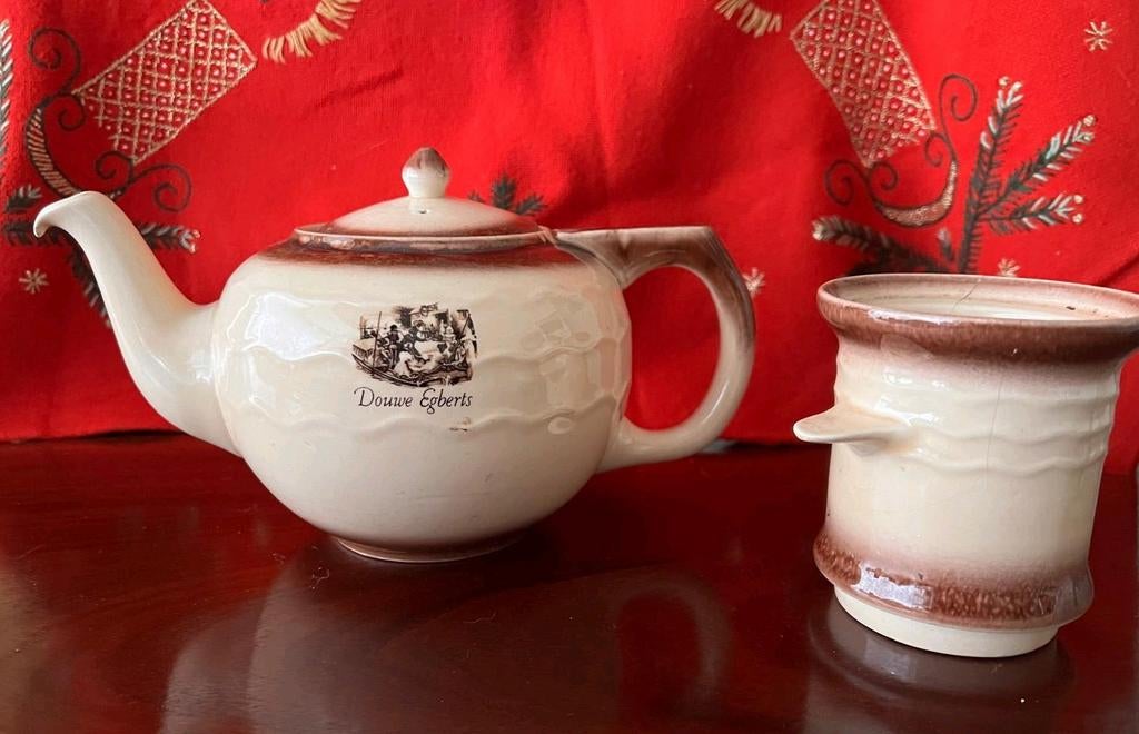 Douwe egberts Koffiepot met filter uit grootmoederstijd, Ophalen of Verzenden