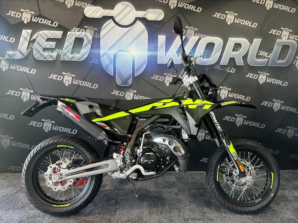 FANTIC schakelbrommer Euro5 45km NIEUW Beta Sherco Derbi, 6 versnellingen, Maximaal 45 km/u, Nieuw, Ophalen of Verzenden