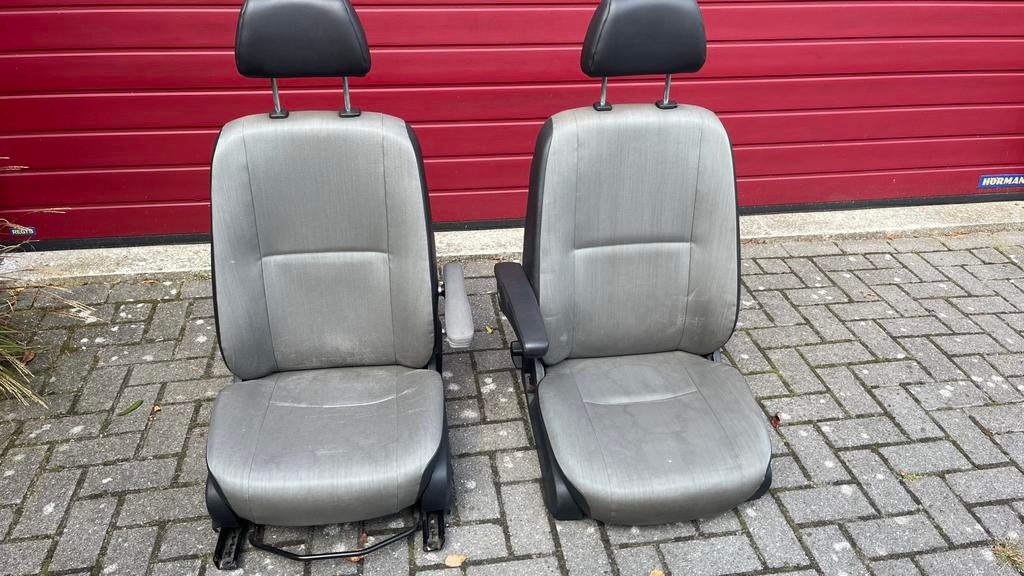 Voorstoelen VW crafter (tot 2017) en Mercedes Sprinter, Ophalen, Gebruikt, Mercedes-Benz