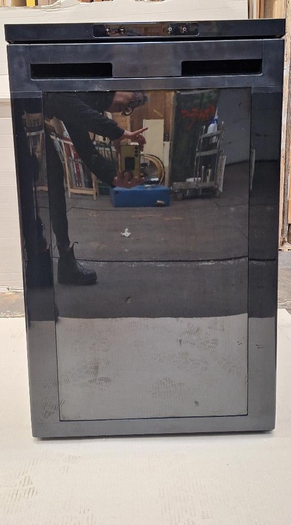 Koelkast 12/24 volt boot/camping, Watersport en Boten, Accessoires en Onderhoud, Zo goed als nieuw, Kombuis en Sanitair, Ophalen