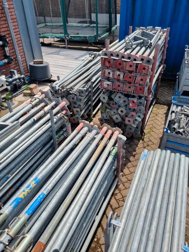 Schroefstempels, bouwstempels , stutten . Bm 300 / Bm 350, Ophalen of Verzenden, Zo goed als nieuw