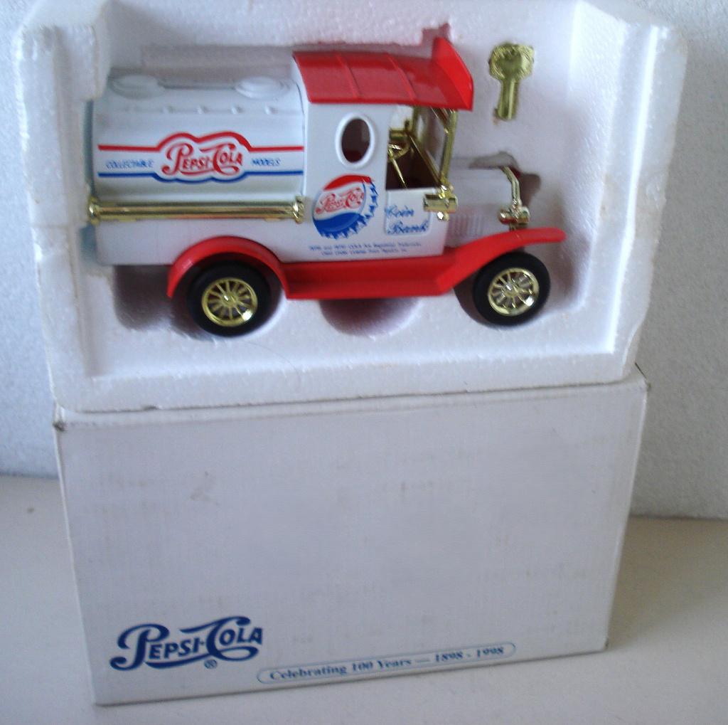 Pepsi-Cola ford Celebrating 100 Years Collectble Bank, Ophalen of Verzenden, Nieuw, Gebruiksvoorwerp
