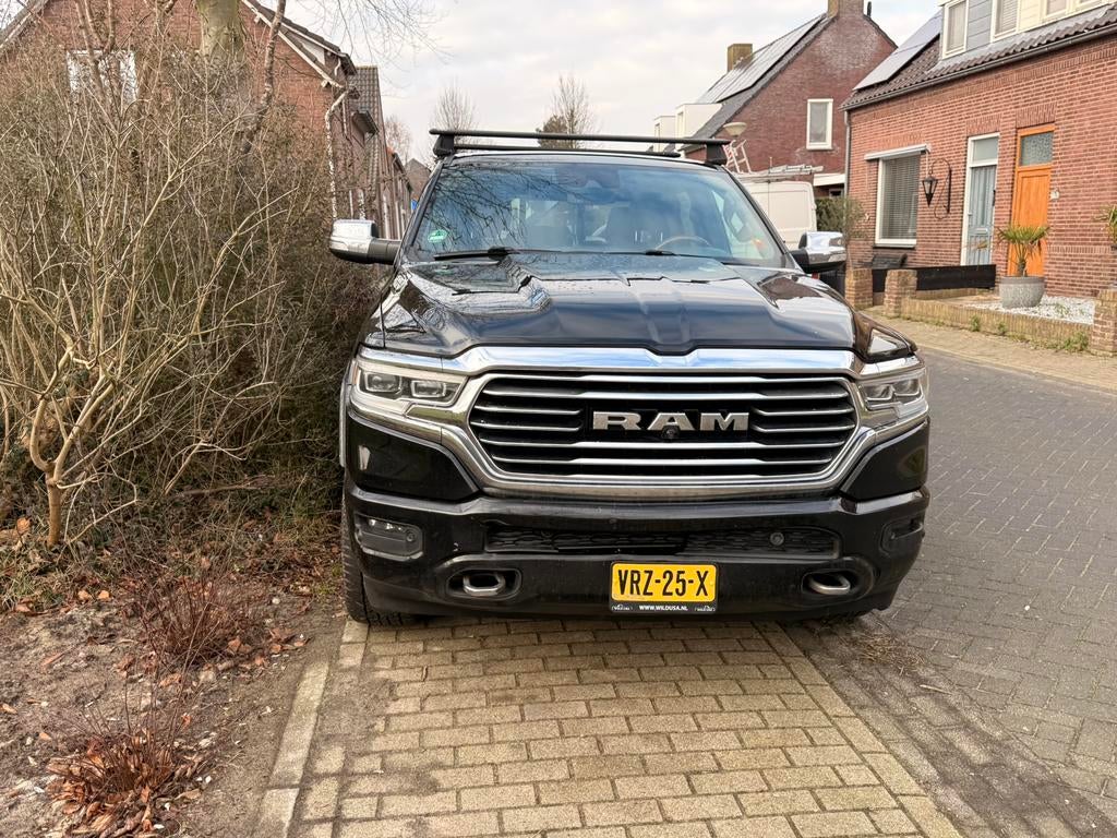 Dodge RAM 1500 2019 LONGHORN, 5654 cc, Zwart, Leder, Vierwielaandrijving