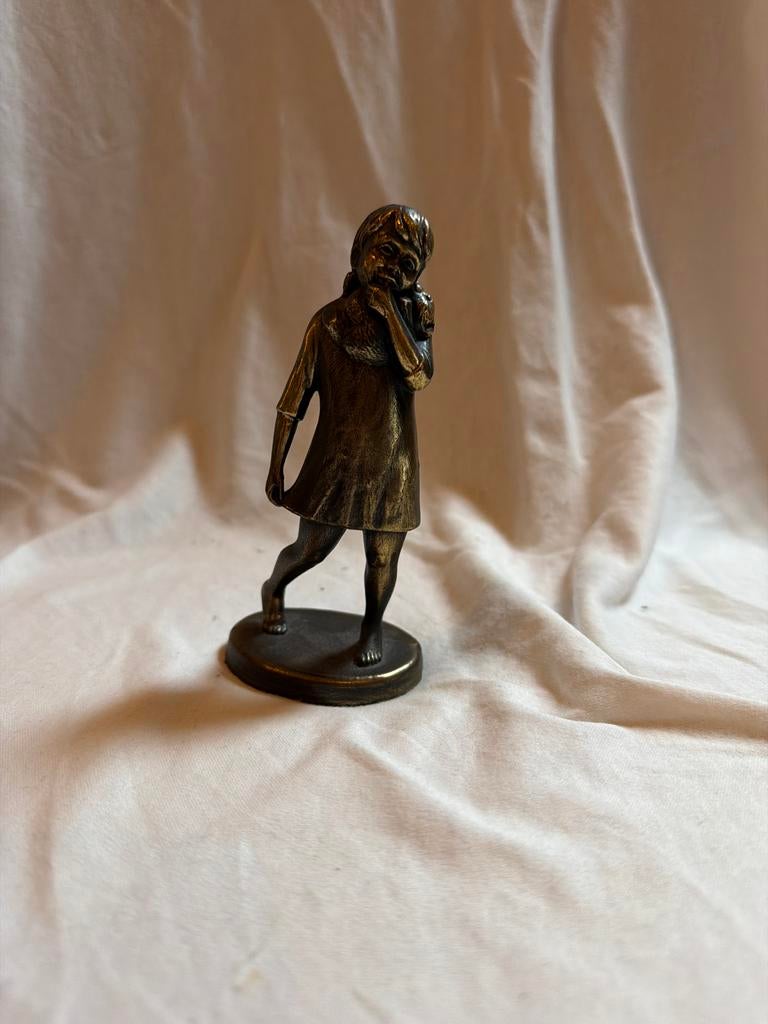 Bronzen beeldje 'Sophietje' van Janneke Ros, Ophalen