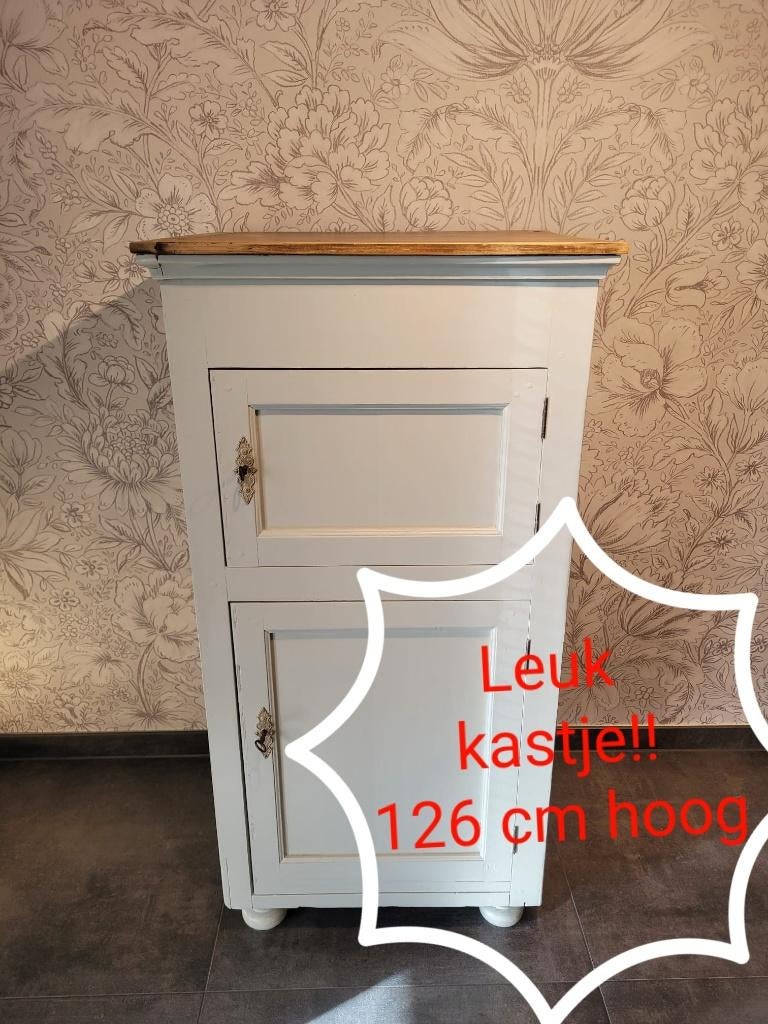 Mooi kastje 2 deurtjes, Ophalen, Zo goed als nieuw