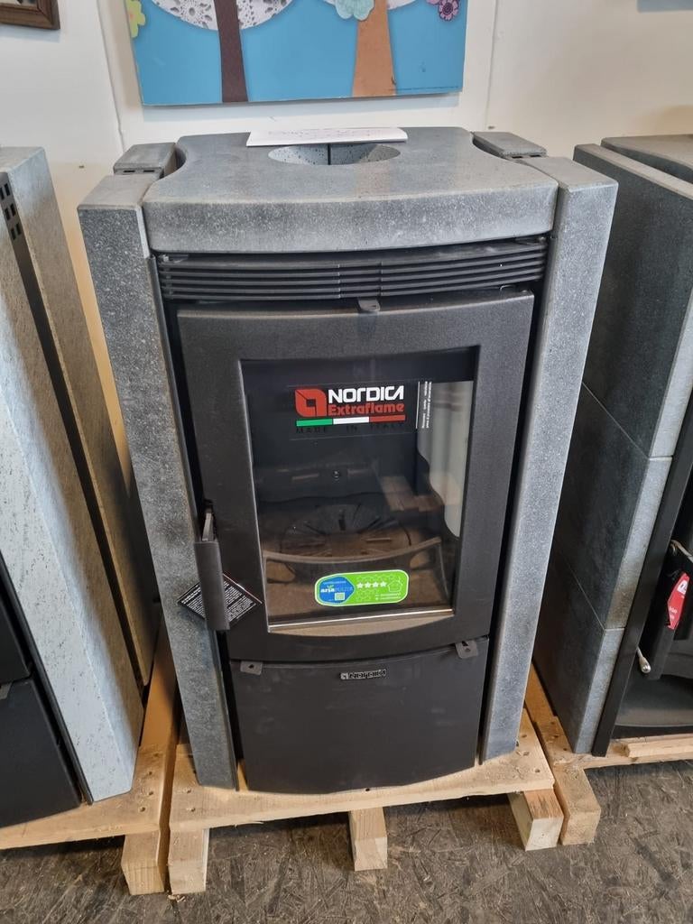 Nordica Extraflame speksteen kachel  nieuw ester b11 €2000, Ophalen of Verzenden, Zo goed als nieuw, Pelletkachel, Vrijstaand