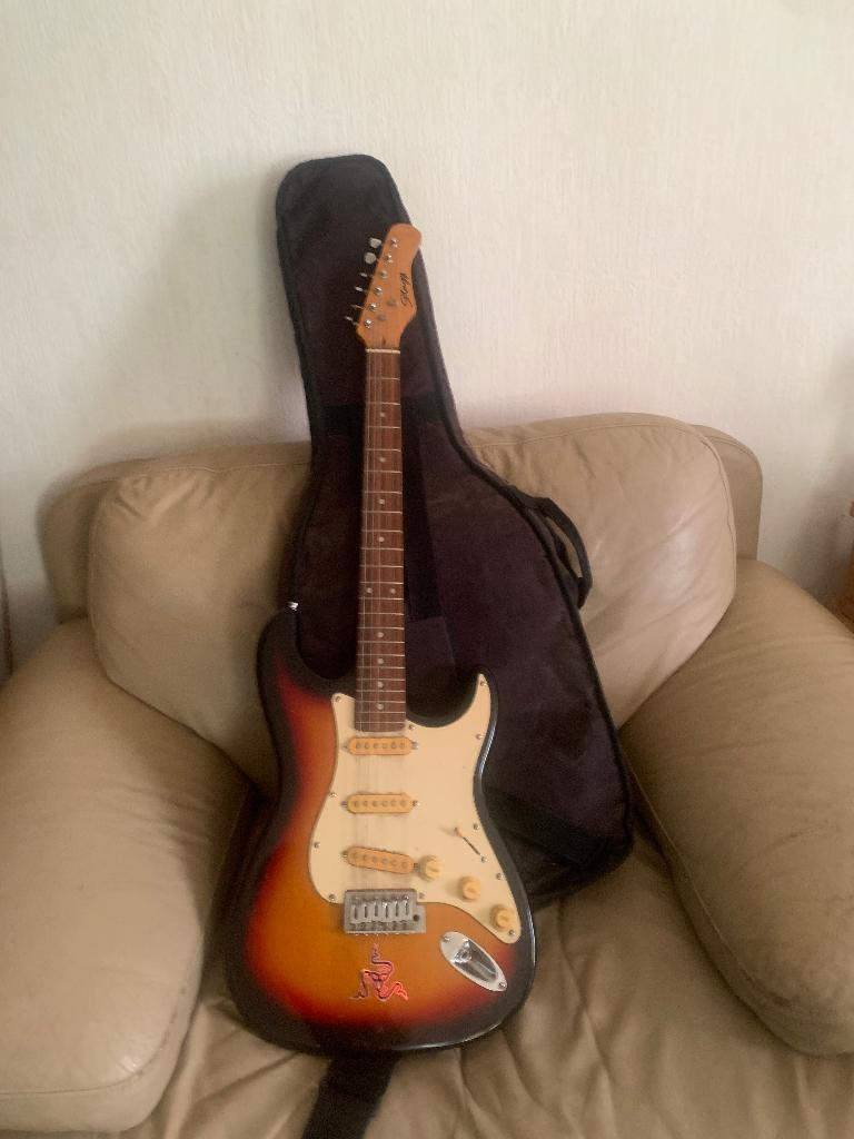 STAGG Electrische Gitaar(John Denver), Muziek en Instrumenten, Snaarinstrumenten | Gitaren | Elektrisch, Ophalen of Verzenden