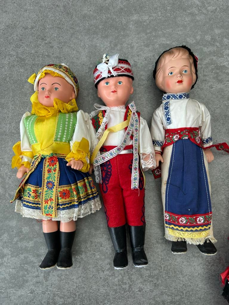 Tjechische poppen in klederdracht, Verzamelen, Poppen, Ophalen of Verzenden, Gebruikt, Pop