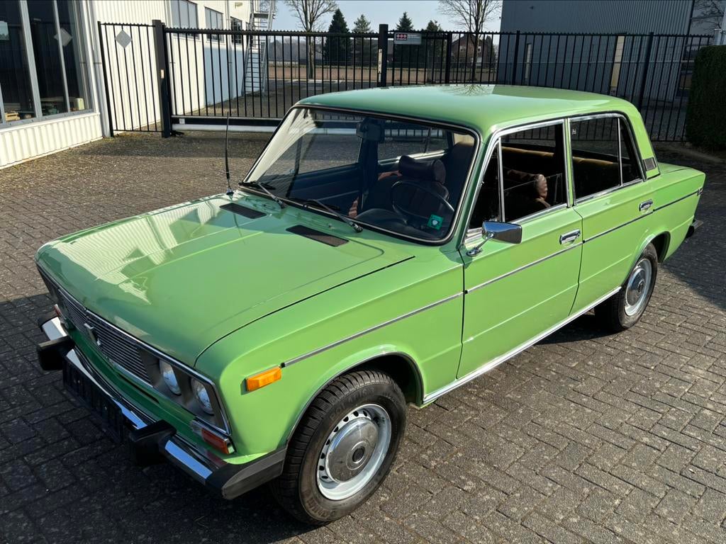 Prachtige Lada 1500 S Sedan uit 1983, weinig km, 1e lak, Lada, 60 pk, Handgeschakeld, 1500 cc
