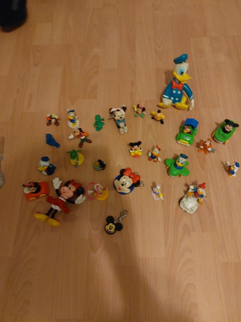 Disney  poppetjes, Ophalen of Verzenden, Overige figuren, Zo goed als nieuw, Beeldje of Figuurtje