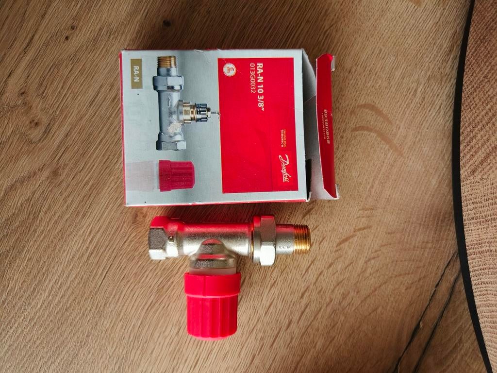 Danfoss thermostatische radiatorkraan recht 3/8, Ophalen of Verzenden